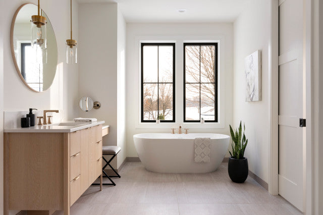 Should You Get a Freestanding or Built-In Bathtub?